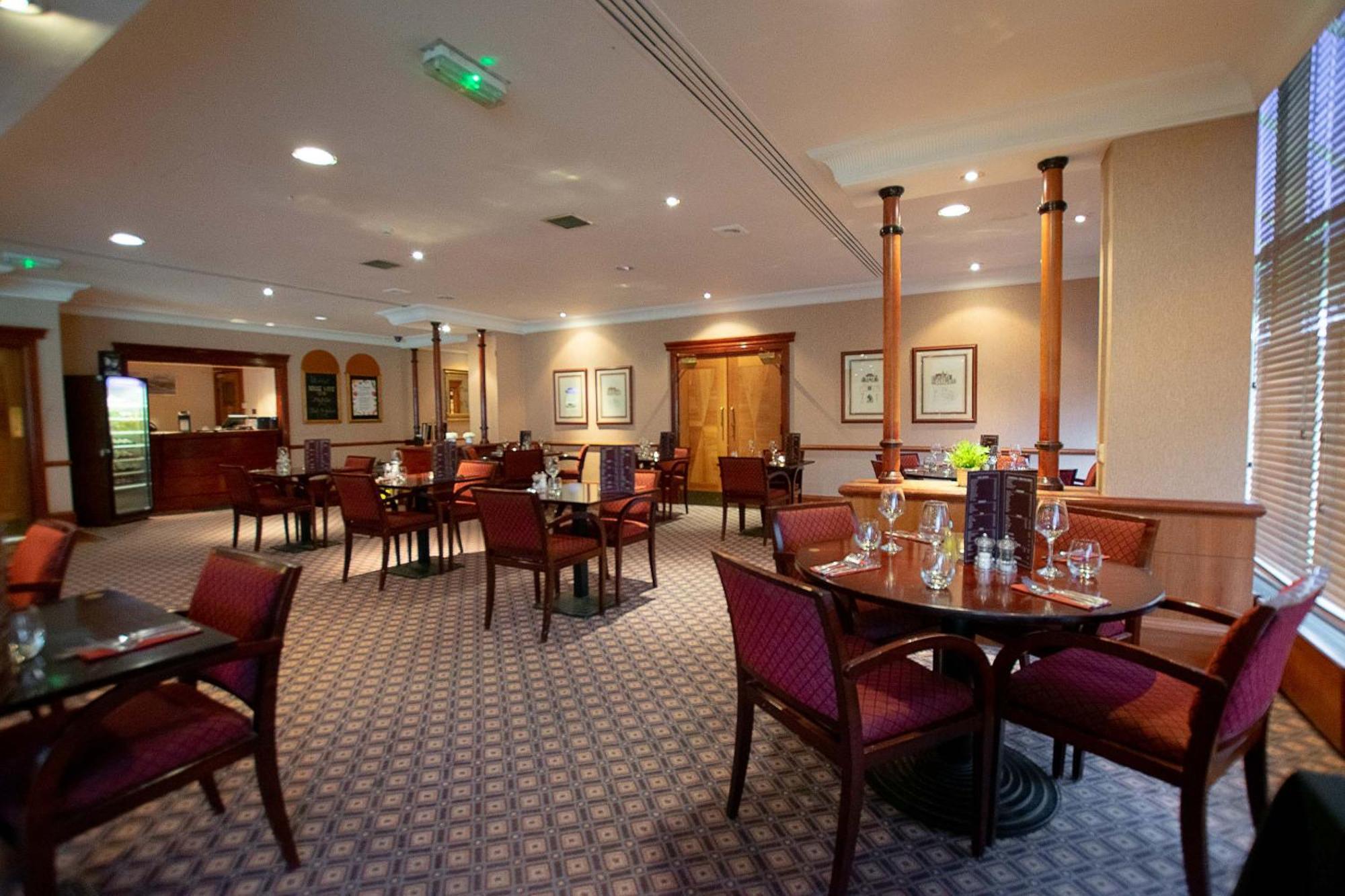 Muthu Glasgow River Hotel Эрскин Экстерьер фото