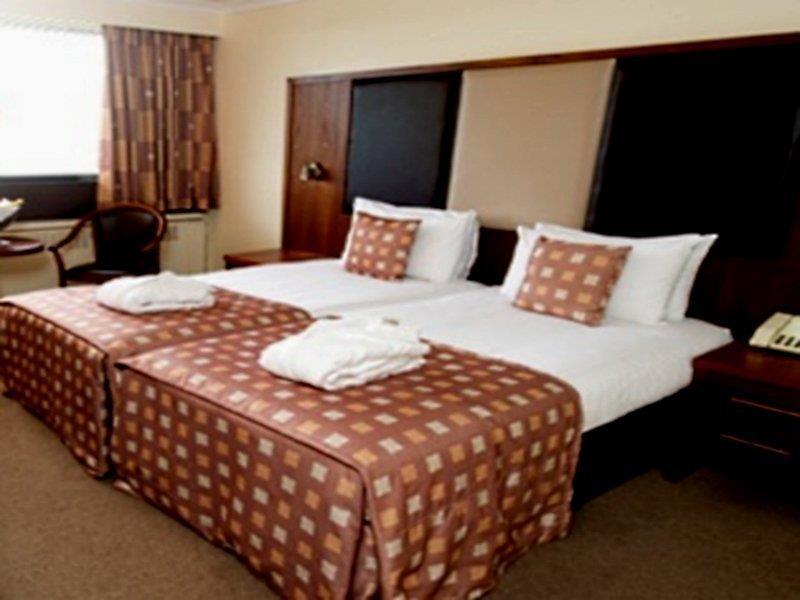 Muthu Glasgow River Hotel Эрскин Экстерьер фото